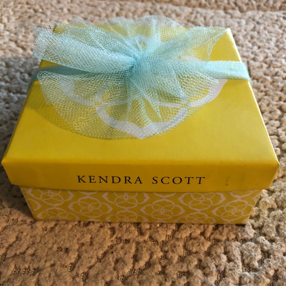 Kendra Scott ring - Picture 3 of 3